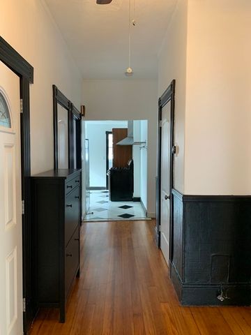 3-5 Mills 5, Boston, MA 02119