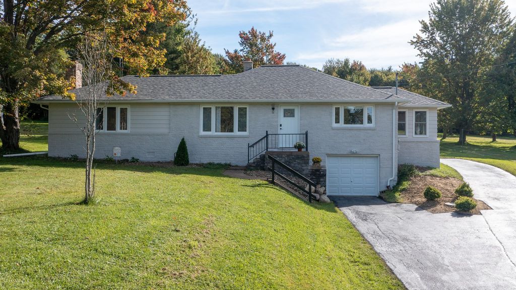 3509 REICHERT Road, Erie, PA 16509