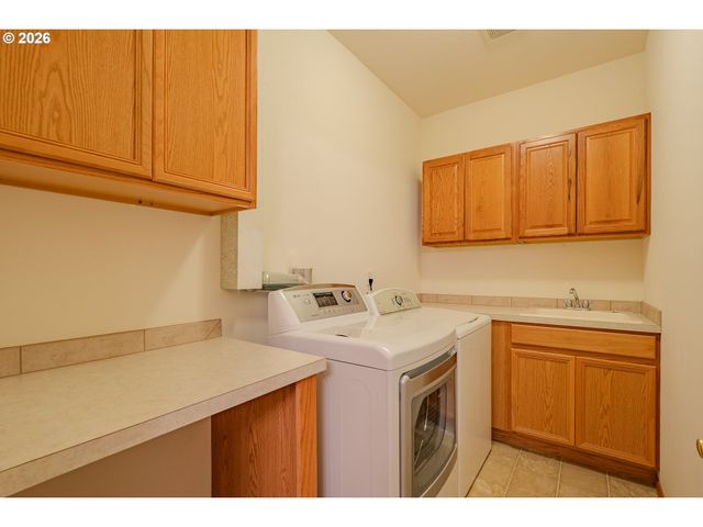 8007 Ne 21ST Way, Vancouver, WA 98664