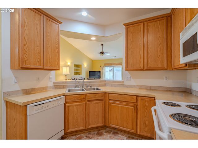 8007 Ne 21ST Way, Vancouver, WA 98664