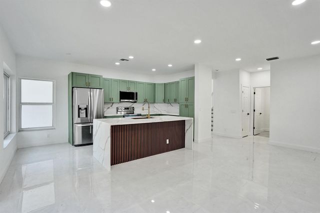 6991 Marion Avenue, Margate, FL 33063