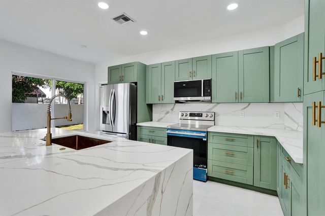 6991 Marion Avenue, Margate, FL 33063