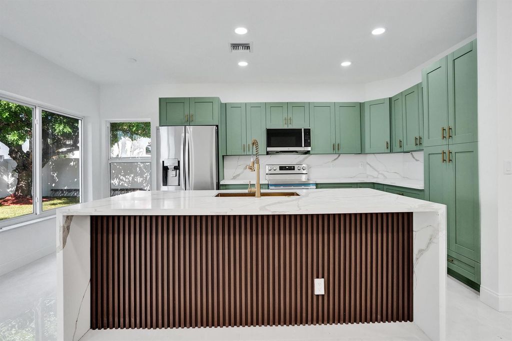 6991 Marion Avenue, Margate, FL 33063