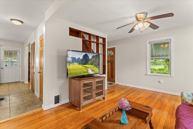 48 Davis St, Taunton, MA 02780