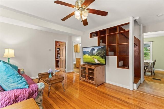 48 Davis St, Taunton, MA 02780