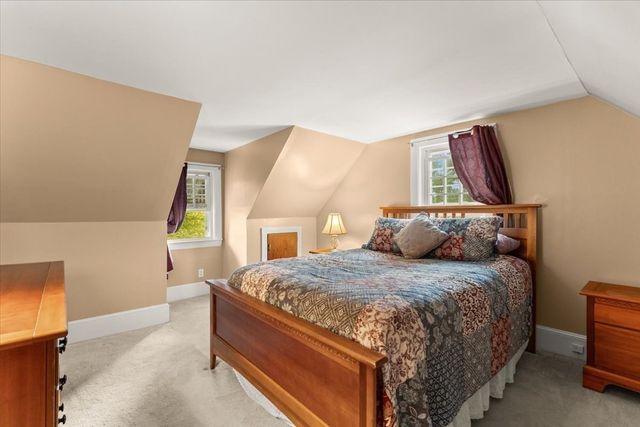 48 Davis St, Taunton, MA 02780