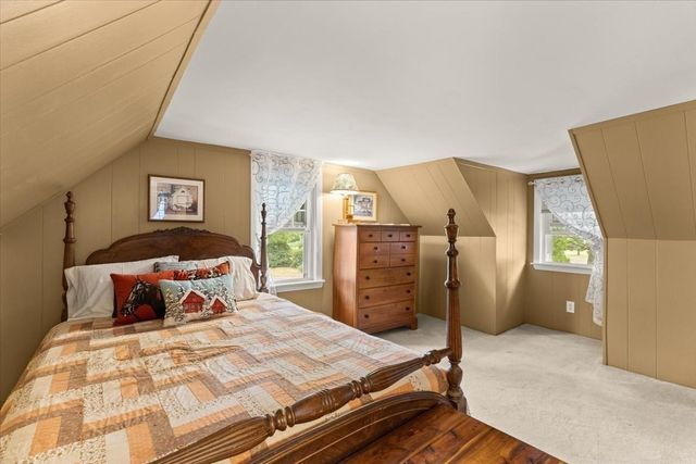 48 Davis St, Taunton, MA 02780