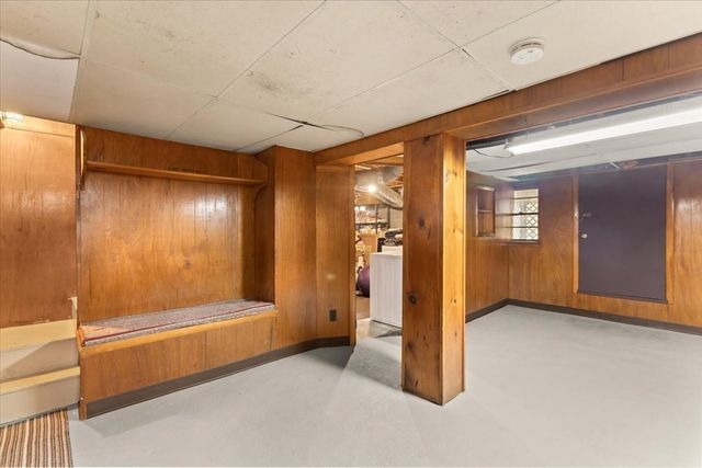 48 Davis St, Taunton, MA 02780