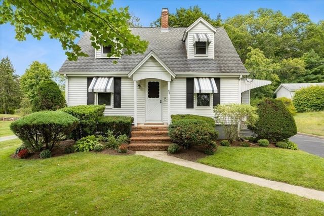 48 Davis St, Taunton, MA 02780