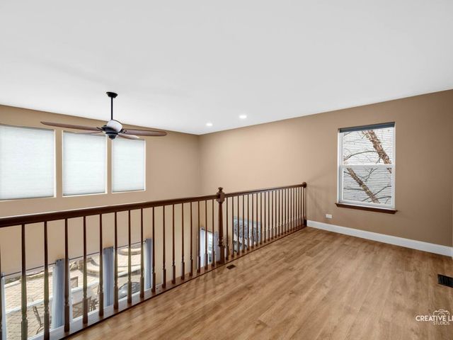 1524 W Mooseheart Road, North Aurora, IL 60542