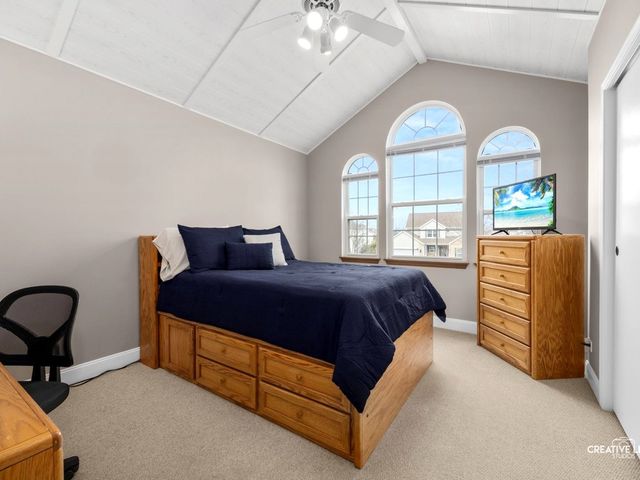 1524 W Mooseheart Road, North Aurora, IL 60542