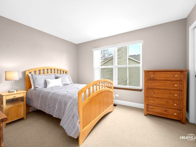 1524 W Mooseheart Road, North Aurora, IL 60542