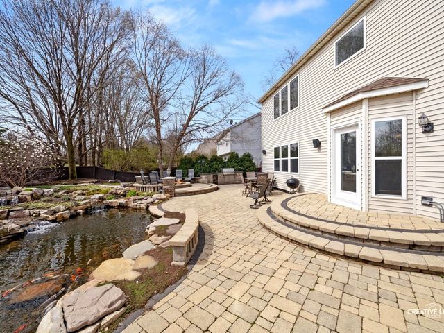 1524 W Mooseheart Road, North Aurora, IL 60542