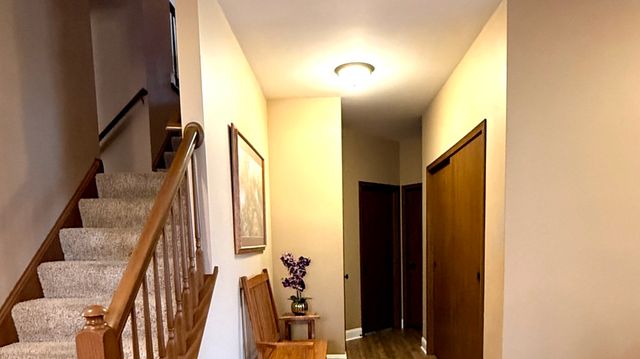 1524 W Mooseheart Road, North Aurora, IL 60542