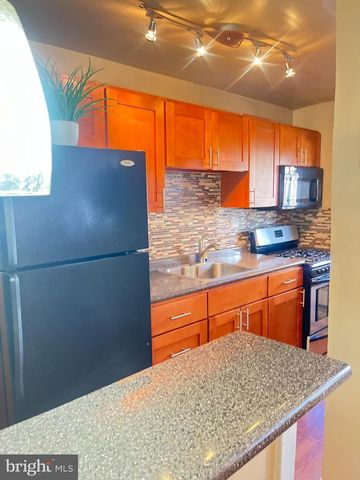 1061 EDGEMORE RD, Philadelphia, PA 19151