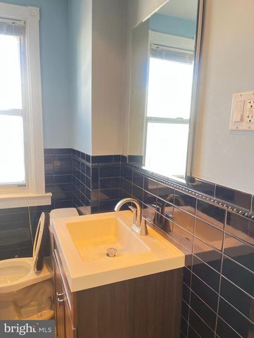 1061 EDGEMORE RD, Philadelphia, PA 19151