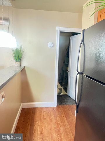 1061 EDGEMORE RD, Philadelphia, PA 19151