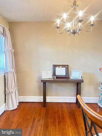 1061 EDGEMORE RD, Philadelphia, PA 19151