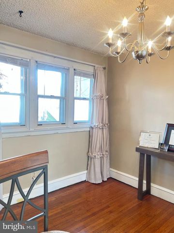 1061 EDGEMORE RD, Philadelphia, PA 19151