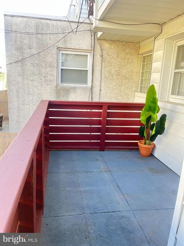 1061 EDGEMORE RD, Philadelphia, PA 19151