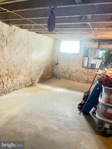 1061 EDGEMORE RD, Philadelphia, PA 19151