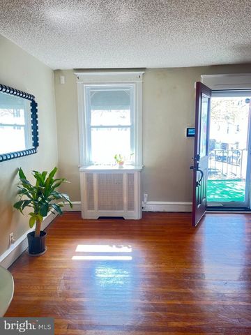 1061 EDGEMORE RD, Philadelphia, PA 19151