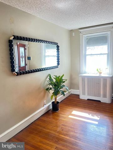 1061 EDGEMORE RD, Philadelphia, PA 19151