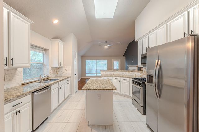 91 N Willow Point Circle, The Woodlands, TX 77382