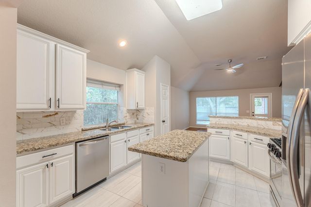 91 N Willow Point Circle, The Woodlands, TX 77382