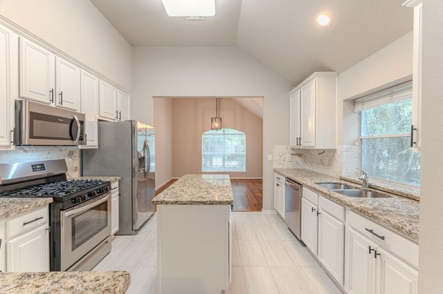 91 N Willow Point Circle, The Woodlands, TX 77382