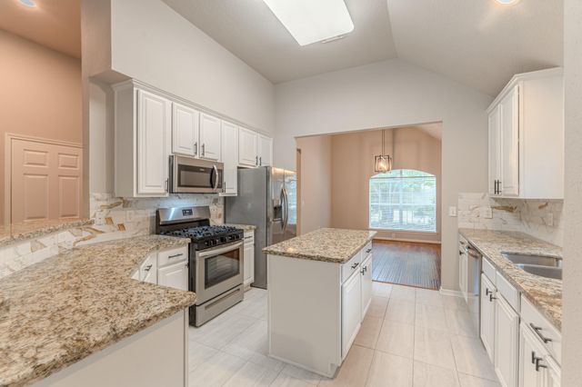 91 N Willow Point Circle, The Woodlands, TX 77382