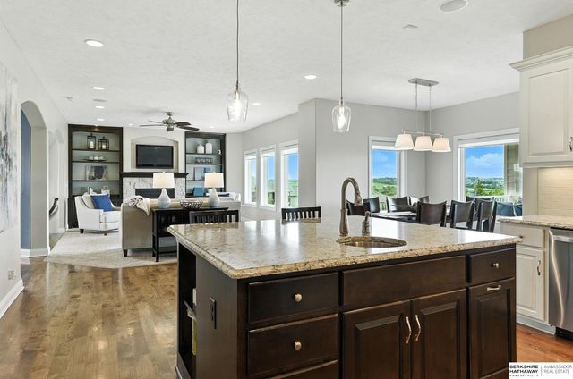 7710 N 127th Avenue, Omaha, NE 68142