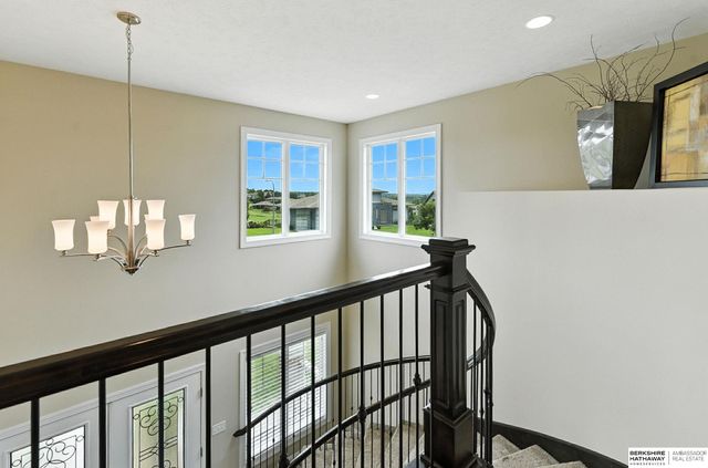 7710 N 127th Avenue, Omaha, NE 68142