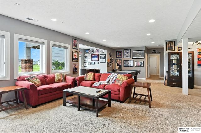 7710 N 127th Avenue, Omaha, NE 68142