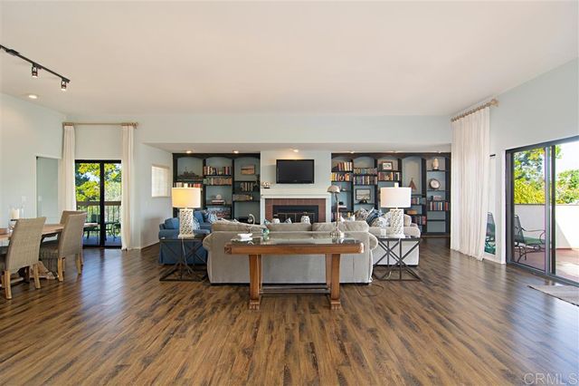 911 E Avenue 301, Coronado, CA 92118
