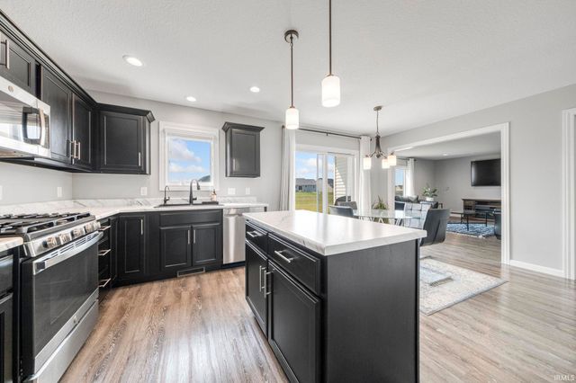 13271 Silk Tree Trail, Fort Wayne, IN 46814