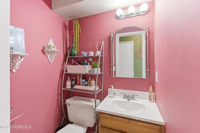 12 Dortmunder Drive, Manalapan, NJ 07726