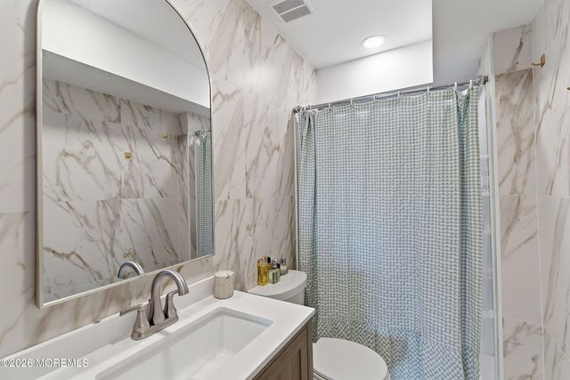 12 Dortmunder Drive, Manalapan, NJ 07726