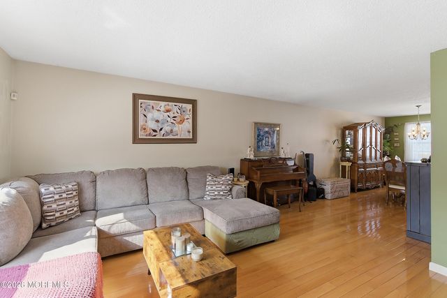 12 Dortmunder Drive, Manalapan, NJ 07726