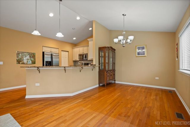2903 Saganashkee Lane, Naperville, IL 60564