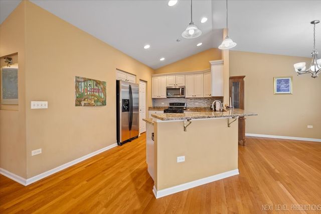 2903 Saganashkee Lane, Naperville, IL 60564