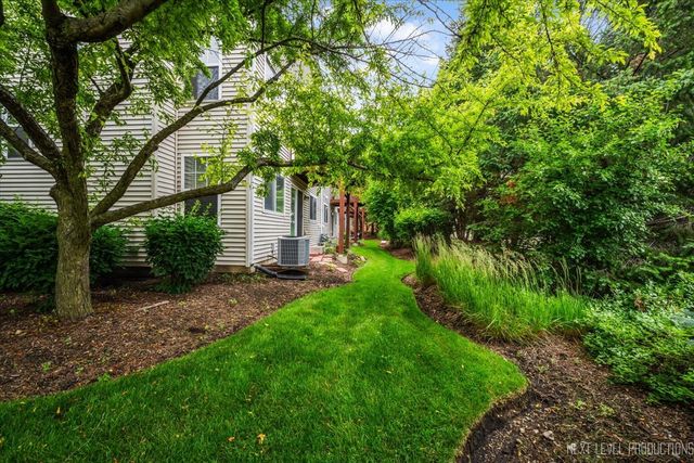 2903 Saganashkee Lane, Naperville, IL 60564