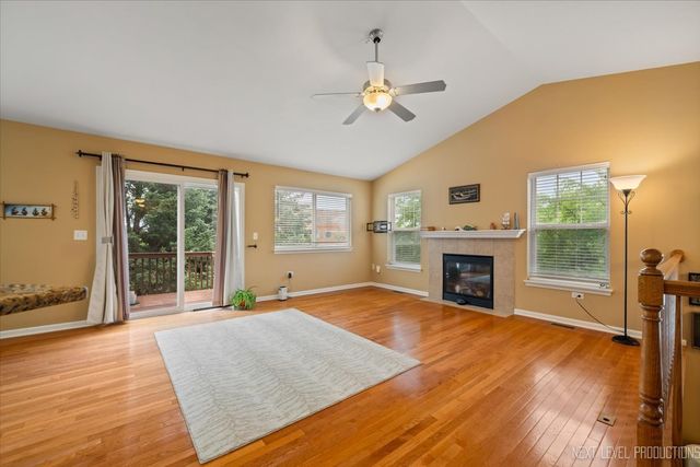 2903 Saganashkee Lane, Naperville, IL 60564