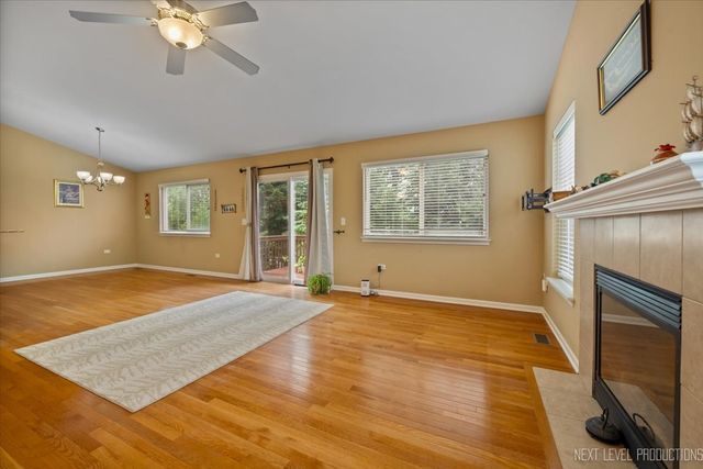 2903 Saganashkee Lane, Naperville, IL 60564