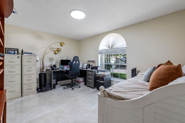 3517 Mill Brook Way Circle, Greenacres, FL 33463