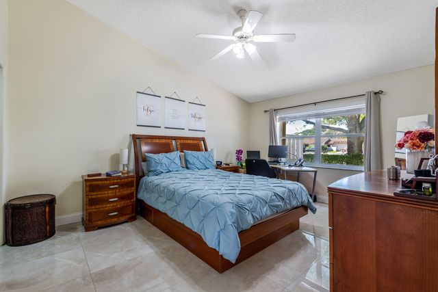 3517 Mill Brook Way Circle, Greenacres, FL 33463