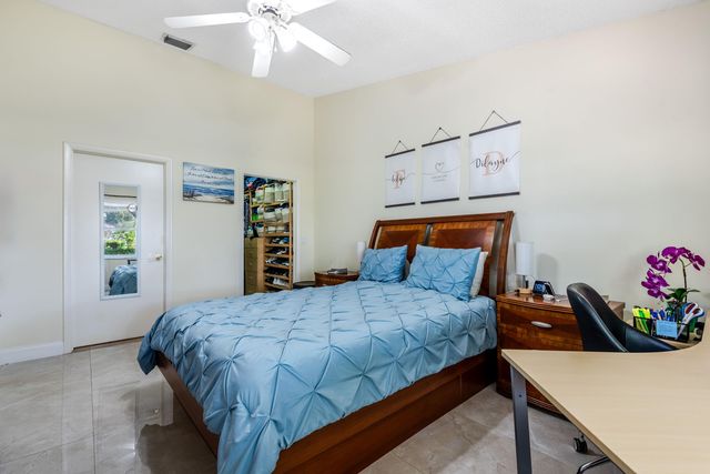 3517 Mill Brook Way Circle, Greenacres, FL 33463