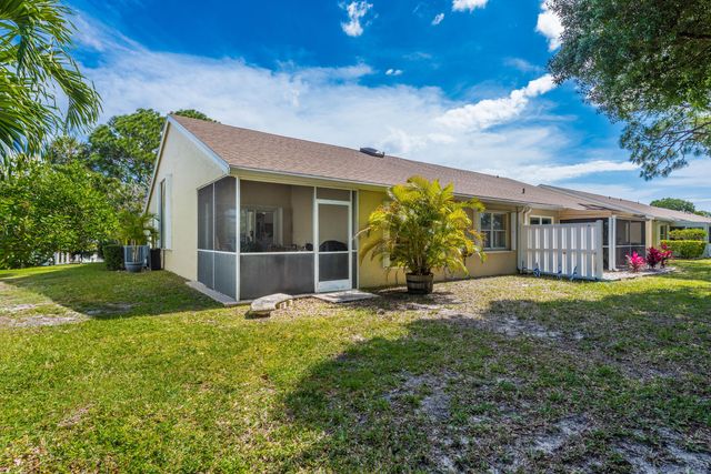 3517 Mill Brook Way Circle, Greenacres, FL 33463