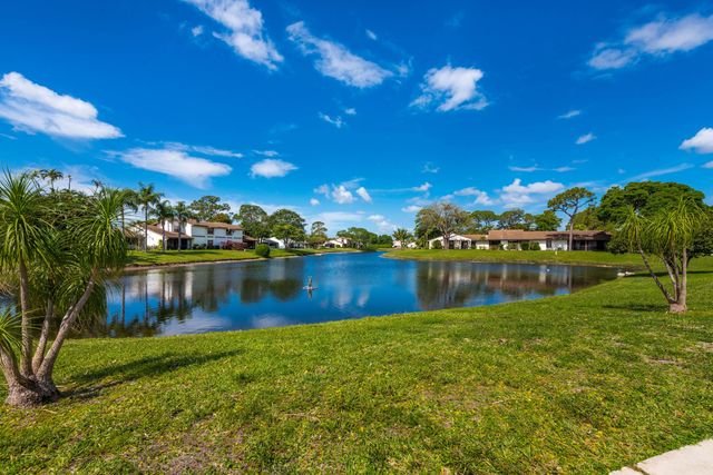 3517 Mill Brook Way Circle, Greenacres, FL 33463
