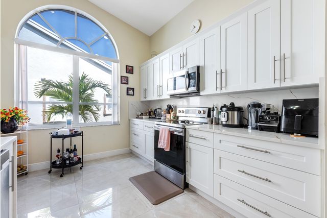 3517 Mill Brook Way Circle, Greenacres, FL 33463